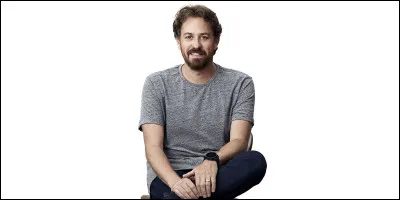 Comment s'appelle le directeur général de WhatsApp ?