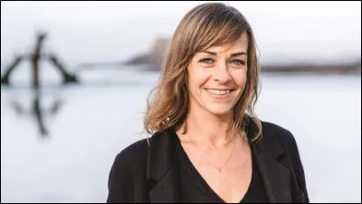 Littérature : Complétez le titre de ce best-seller d'Agnès Martin-Lugand : ''Les gens heureux lisent et .... '' :