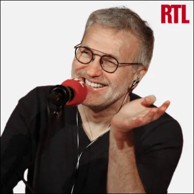 Médias et divertissements : Comment s'appelle ce jeu de radio très célèbre où les auditeurs doivent énoncer une liste de cadeaux à gagner ?