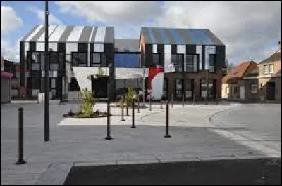 Ville des Hauts-de-France, dans l'arrondissement de Béthune, Isbergues se situe dans le département ...