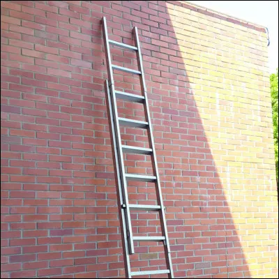 Une échelle barre ton chemin, que fais-tu ?