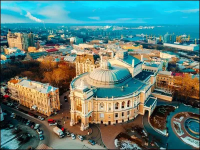 Dans quel pays se trouve la ville d'Odessa ?