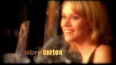 Quelle fille homo embrasse Peyton ?