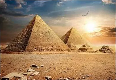 Comment appelle-t-on le lieu de sépulture des pharaons de l'Égypte ancienne ?