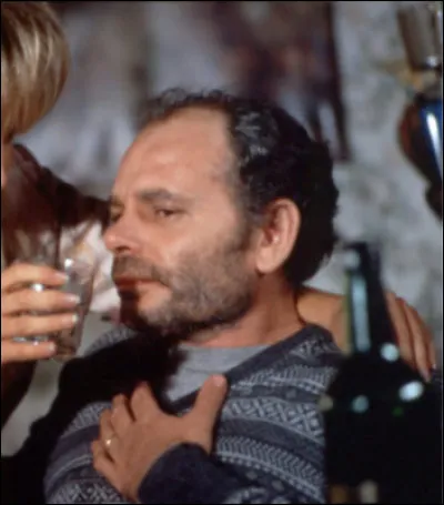 Dans quel film Jean-Pierre Darroussin est-il veuf ?