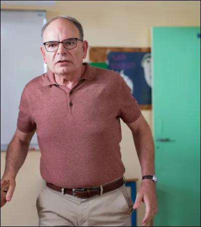 Dans quel film Jean-Pierre Darroussin est-il le principal d'un collège ?