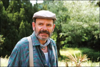 Dans quel film Jean-Pierre Darroussin est-il jardinier ?