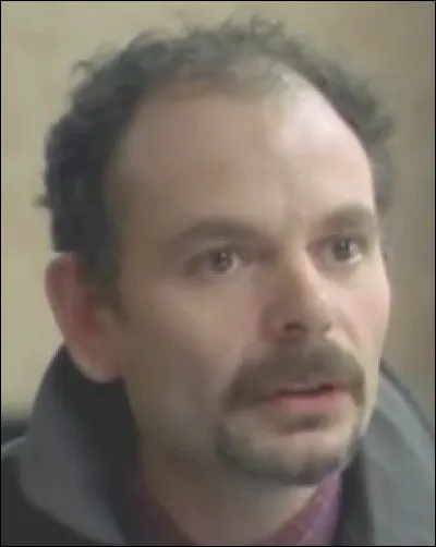 Dans quel film Jean-Pierre Darroussin est-il un homme qui paye en chèque ?