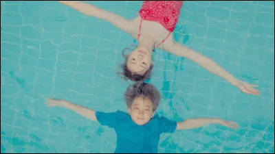 Dans sa 18ème vie, l'héroïne s'est fortement liée d'amitié avec...