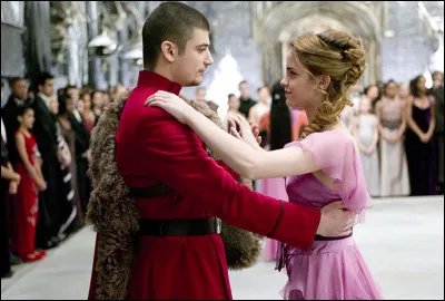 Même question que la précédente : avec qui accepterais-tu de sortir en couple ?