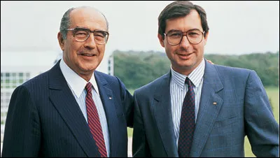 Quel est le patronyme de ces deux entrepreneurs français dans les domaines du BTP, de l'immobilier et des télécoms, Francis le père fondateur et Martin le fils ?