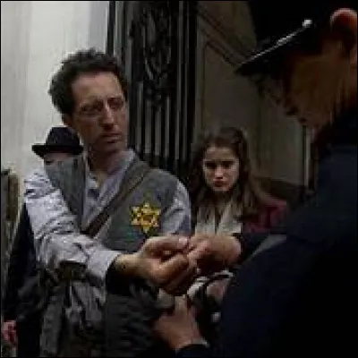 Quel est le nom de l'infirmière qui a sauvé Jo Weismann dans le film "La Rafle" ?