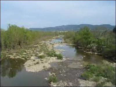 Cette rivière, longue de 84 kilomètres, prend sa source à 1400 mètres d'altitude sur le flanc ouest du Moure de la Gardille dans les monts de la Margeride, coule vers le sud-est et se jette dans l'Ardèche :