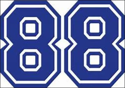 En combien de volumes les 88 chapitres du livre "Les Misérables" sont-ils assemblés ?