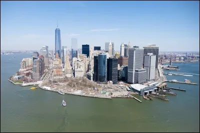 Pourquoi Devi a-t-elle failli ne pas aller en voyage à New York ?