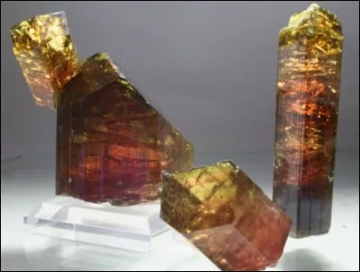 Qui peut me dire quel est le numéro atomique du fluor ?