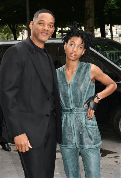 Quel est le patronyme de ces deux artistes américains, Will le père, un acteur et chanteur; Willow sa fille, une actrice, chanteuse et musicienne ?
