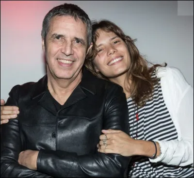 Quel est le patronyme de ces deux artistes français, Julien le père, chanteur et compositeur; Vanille sa fille, chanteuse et compositrice ?