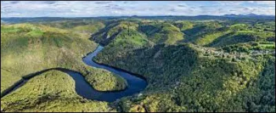 Cette rivière, longue de 167 km, prend sa source à 1093 m d'altitude dans le massif des monts Dore, traverse la région des Combrailles, coule d'abord vers le nord puis vers le nord-est et rejoint l'Allier :