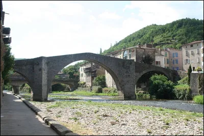 Cette rivière, longue de 46 km, prend sa source à 730 mètres dans le causse du Larzac près de Cornus, arrose Saint-Affrique puis rejoint le Dourdou à Vabres :