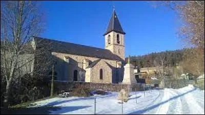 Attention au coup de froid, avec cette vue enneigée du Malzieu-Forain. Village occitan, dans l'arrondissement de Mende, il se situe dans le département ...