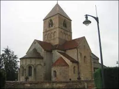 Vous avez sur cette image l'église Notre-Dame, à Relanges. Village lorrain, entre Bains-les-Bains et Contrexéville, il se situe dans le département ...