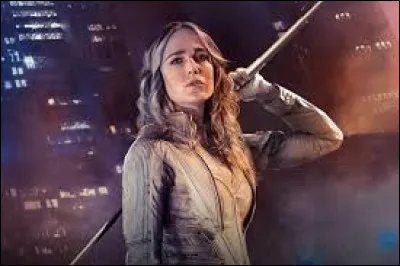 Qui a failli tuer Sara dans lépisode 11 de la saison 2 ?