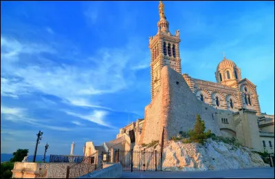 Comment est-elle surnommée ?