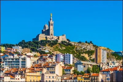 Comment Marseille est-elle surnommée aujourd'hui ?