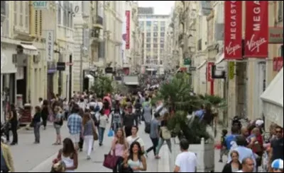 Quelle était la population de Marseille en 2020 ?