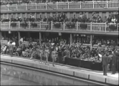 C'est réellement en 1946 (le 5 juillet) que se déroula la 1re présentation publique du fameux bikini. Mais où donc ?