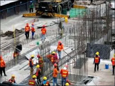 Dans quel pays limite-t-on désormais le nombre de contrats temporaires successifs ?