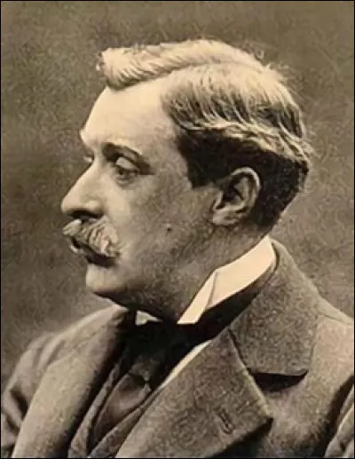 Qui a dit : " Il est toujours avantageux de porter un titre nobiliaire. Etre de quelque chose, ça pose un homme, comme être de garenne, ça pose un lapin." ?