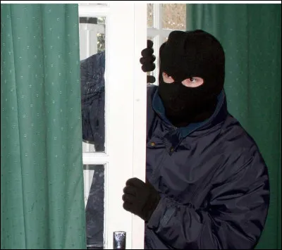 Si un meurtrier ou un cambrioleur rentre chez toi, que fais-tu ?