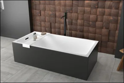 Si quelqu'un entre dans la salle de bains pendant que tu te douches, quelle est ta réaction ?