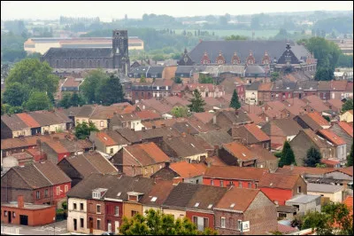 Où se situe la commune française de Denain ?