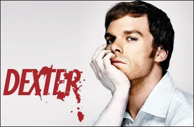 Qui joue le personnage de Dexter dans la série du même titre que le nom de celui-ci ?