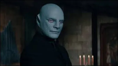 Cinéma : Quel acteur a interprété le rôle de Fantômas ?