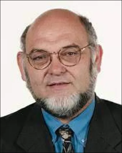 Politique et Société : Quel parti politique représentait le candidat Robert Hue ?