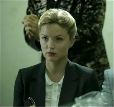 Dans quel film Virginie Efira est-elle la secrétaire d'un gouverneur ?