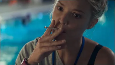 Dans quel film Virginie Efira est-elle une coach alcoolique de natation synchronisée ?