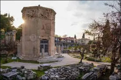 Dans quelle ville peut-on admirer la tour des Vents, appelée aussi horloge d'Andronicos ?
