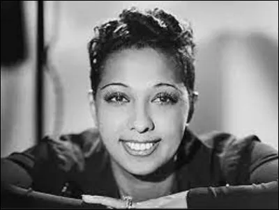 Mariée, de 1947 à 1961, avec le chef d'orchestre Joe Bouillon, Joséphine Baker, infertile suite à une fausse couche, et son époux décident d'adopter des enfants de nationalités différentes. Appelé par le couple ''la tribu arc-en-ciel'', combien en adopteront-ils ?