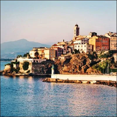 Quelle ville, la deuxième plus peuplée de Corse, est la préfecture de la Haute-Corse ?