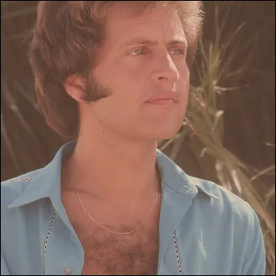 Joe Dassin est décédé le 20 août à Papeete. Laquelle de ces chansons ne lui appartient pas ?