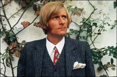 Quant à Nino Ferrer, il a choisi de mettre fin à ses jours le 13 août 1998. Retrouvez les paroles de sa célèbre chanson :