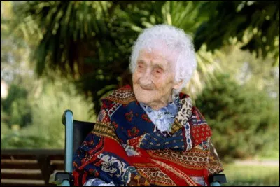 Hommage à Jeanne Calment décédée le 4 août 1997, quel âge avait-elle ?