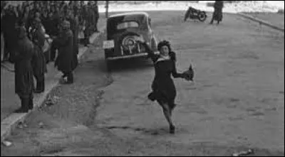 Ce film de Roberto Rossellini, avec principaux rôles du film sont tenus par Anna Magnani et Aldo Fabrizi, c'est "... ville ouverte"
