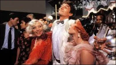 Ce film de Claude Chabrol, inspiré du roman éponyme d'Henry Miller se déroule dans les années 1930 à Paris : il s'agit de "Jours tranquilles à ..."