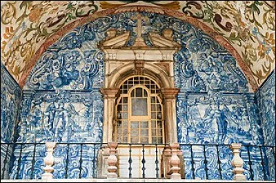 Arts : Comment désigne-t-on au Portugal, en Espagne et au Brésil, un carreau ou un ensemble de carreaux de faïence décorés ?